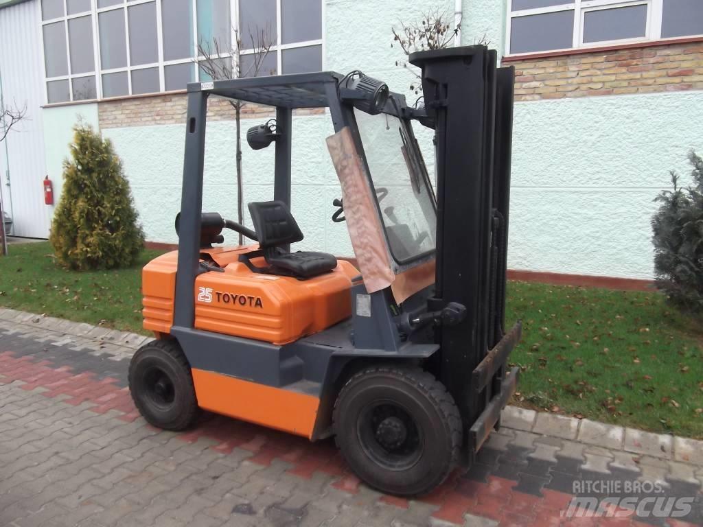Toyota 5 FD 20 Дизелови камиони