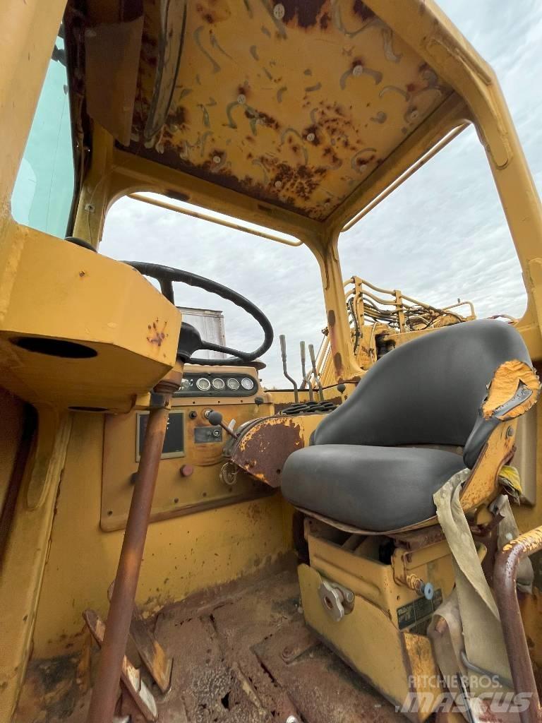 CAT 615 C Скрепери
