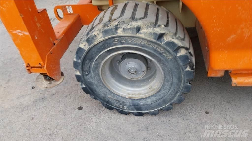 JLG 4394RT Ножични работни платформи