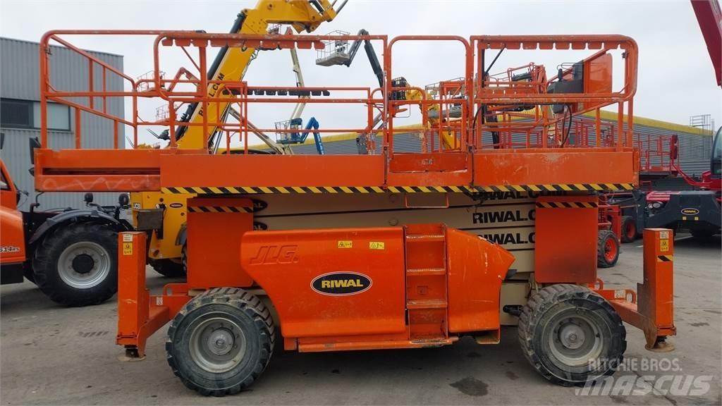 JLG 4394RT Ножични работни платформи