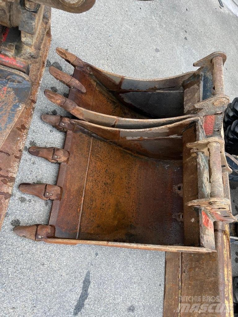 Komatsu PW 98 MR-8 Средни екскаватори 7т - 12т