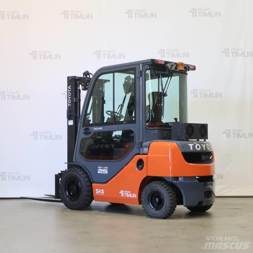 Toyota 52-8FDF25 Дизелови камиони
