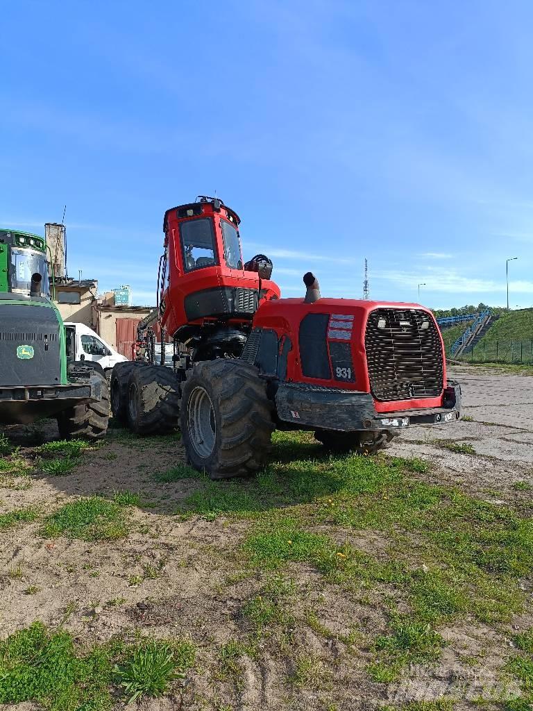 Komatsu 931 Харвестери