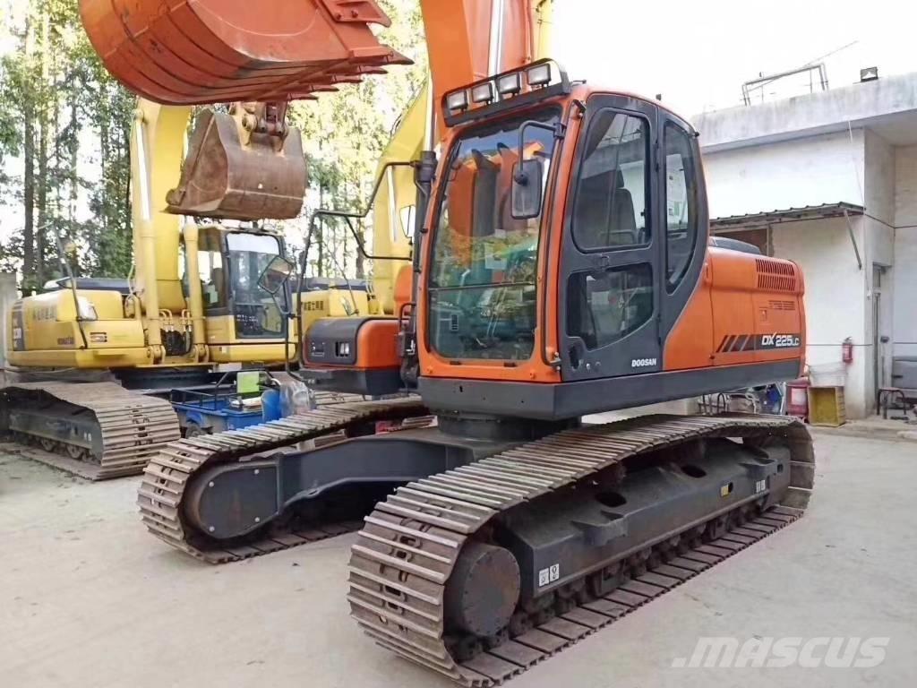 Doosan DX 225 LC Верижен екскаватор