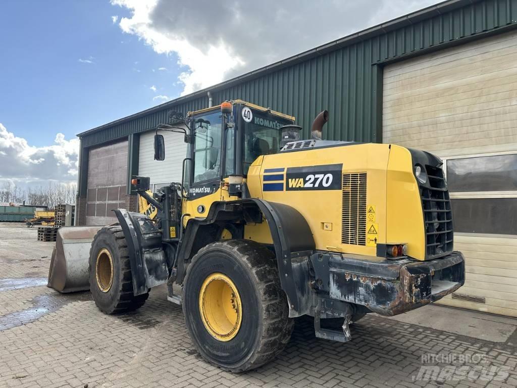 Komatsu WA270 8 Колесни товарачи