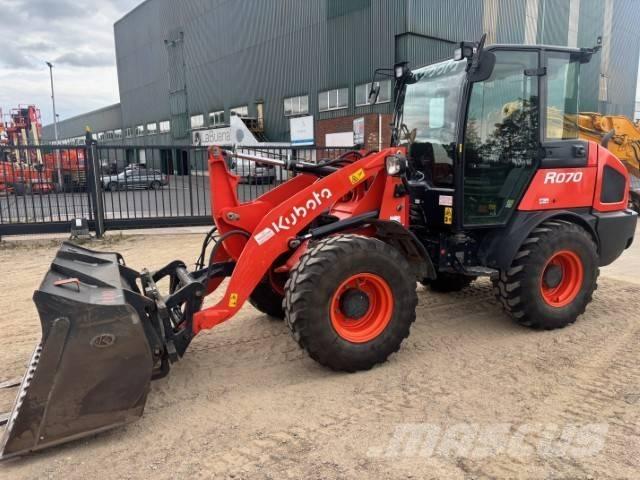 Kubota R 070 Колесни товарачи