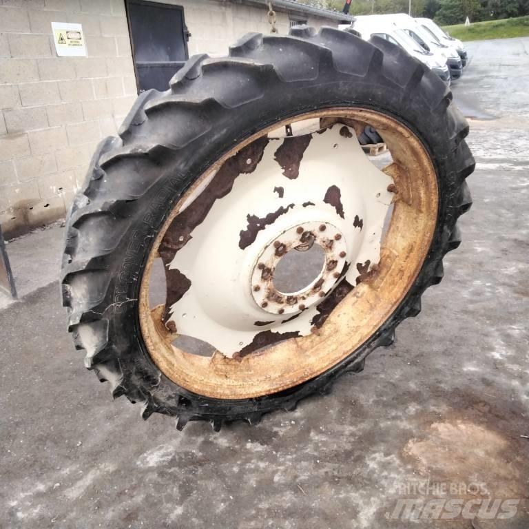 Taurus 9.5R44 Колелета/Гуми