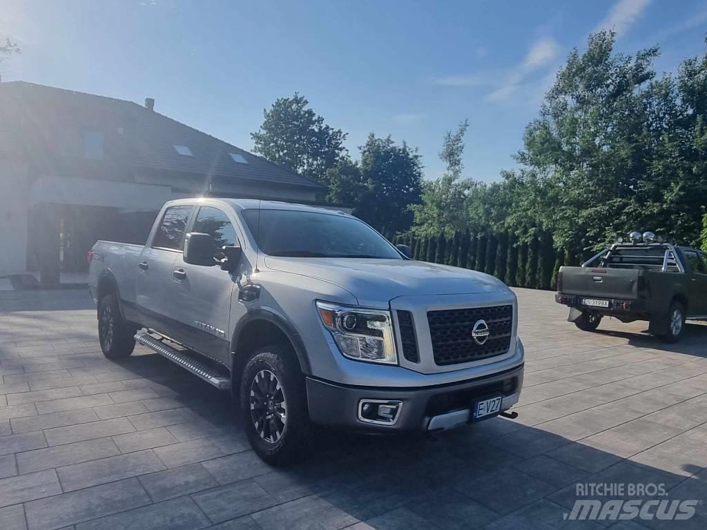 Nissan TITAN XD PRO Пикапи