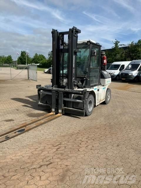 UniCarriers DX60-5 Дизелови камиони