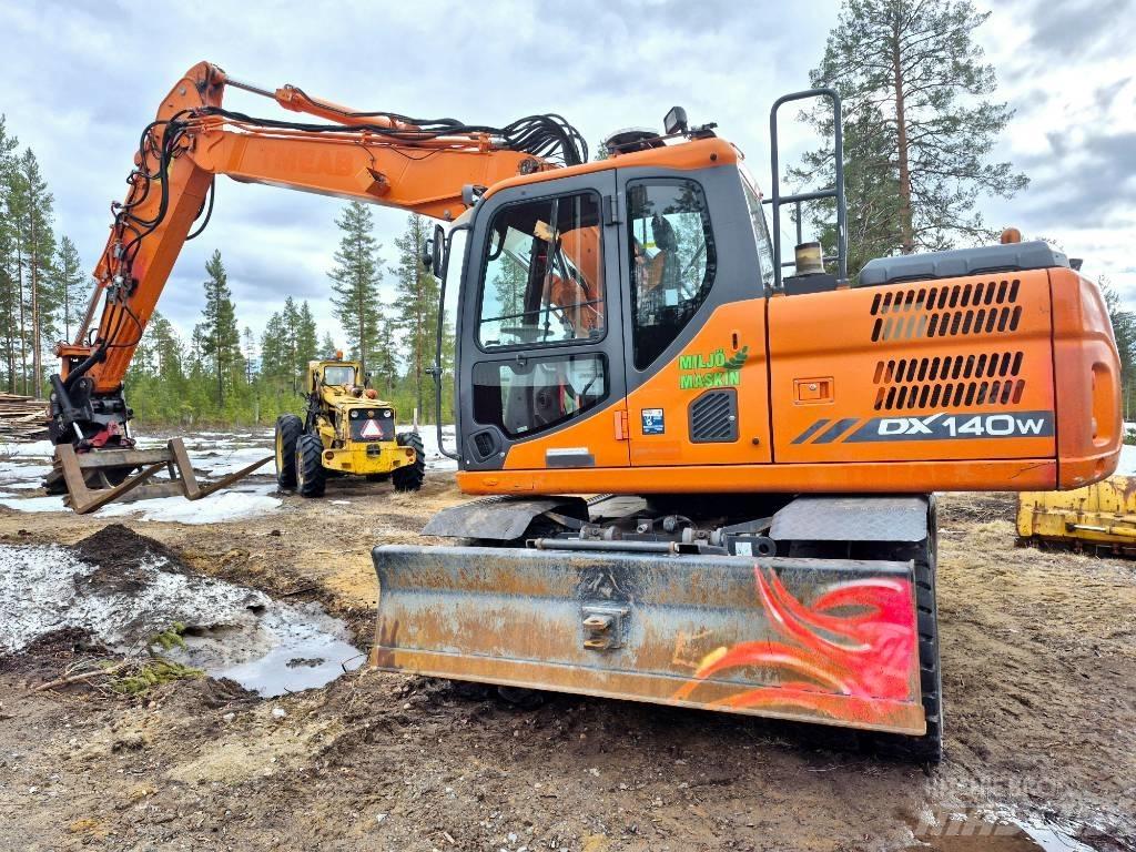 Doosan DX 140 W-3 Колесни екскаватори