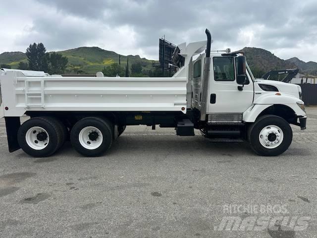 International 7400 Самосвал