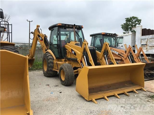 CAT 430F Товарач със заден ексватор