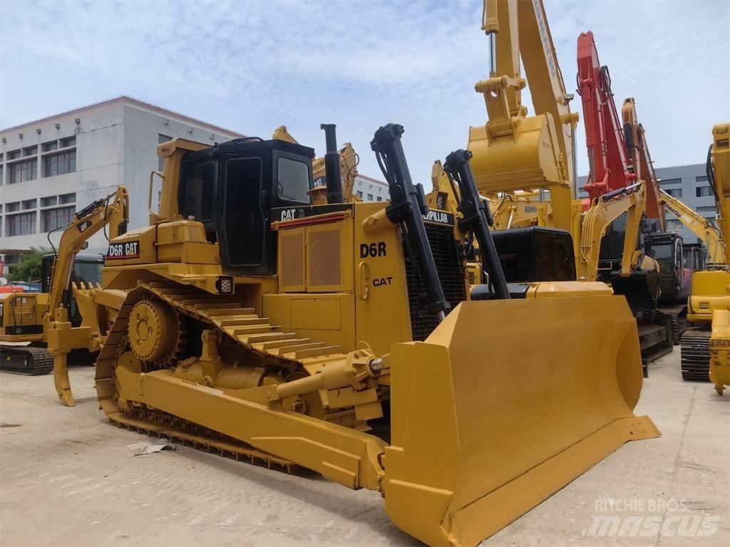 CAT D 6 R Верижни булдозери
