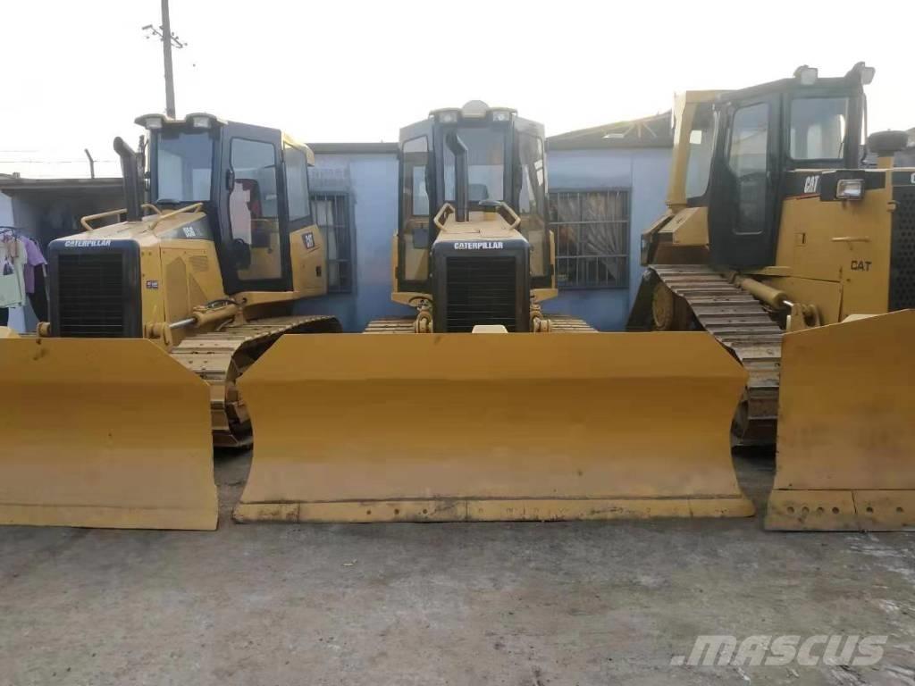 CAT D5M Верижни булдозери
