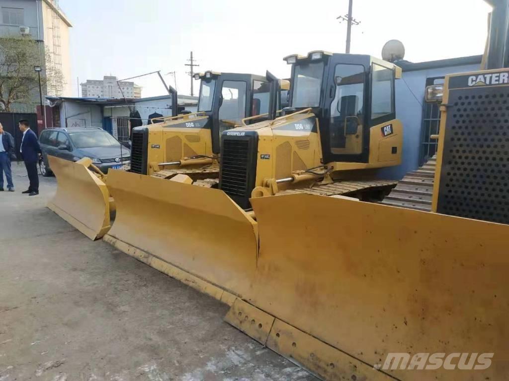 CAT D5M Верижни булдозери

