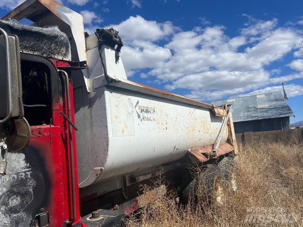 Peterbilt 377 Самосвал
