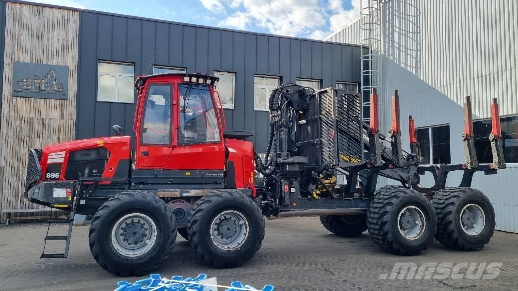 Komatsu 895 Форуардери