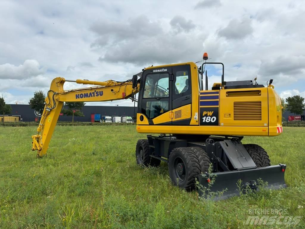 Komatsu PW180-11E0 Колесни екскаватори