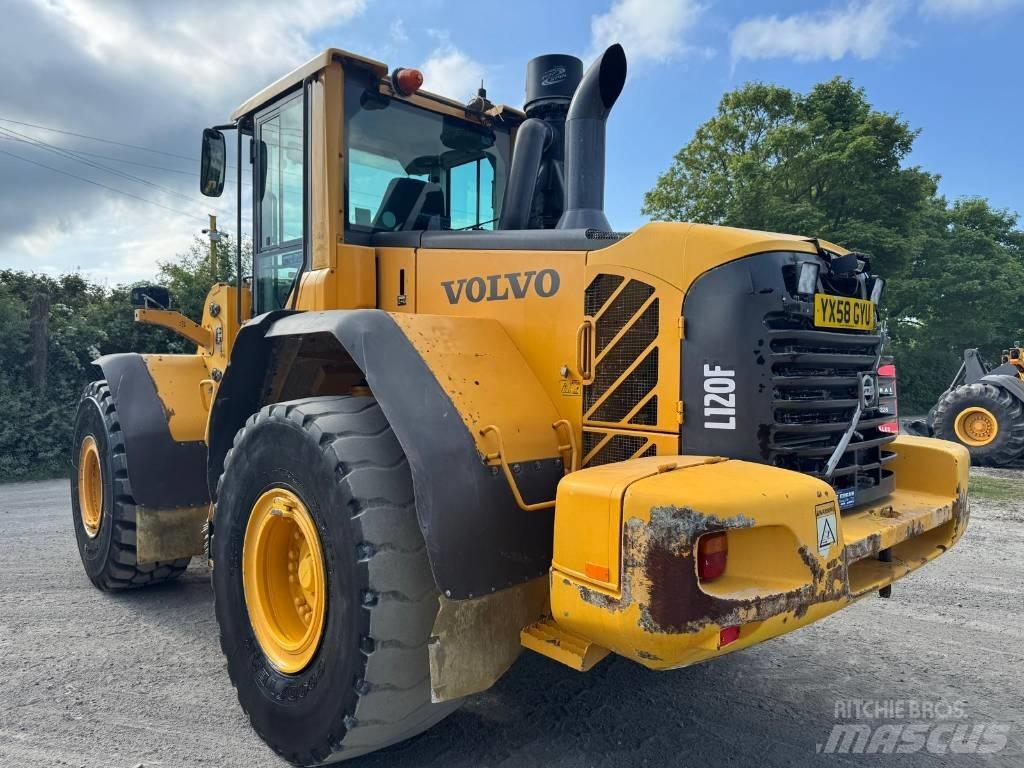 Volvo L 120 F Колесни товарачи