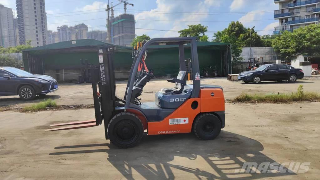 Toyota FD30 Дизелови камиони