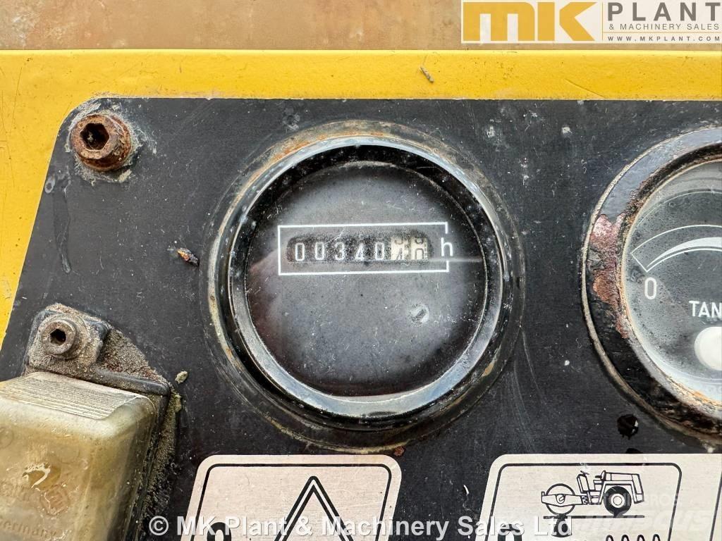 Bomag BW 213 D-2 Еднобарабанни ролки
