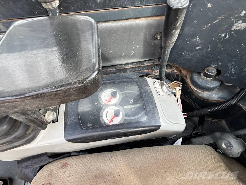 Komatsu PC 26 MR-3 Мини екскаватори < 7 т