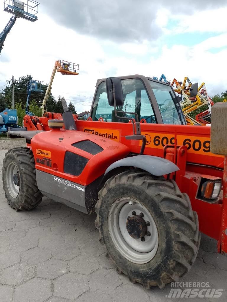 Manitou MT 1440 Телескопични товарачи