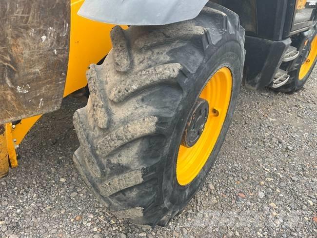 JCB 540-140 Телескопични товарачи