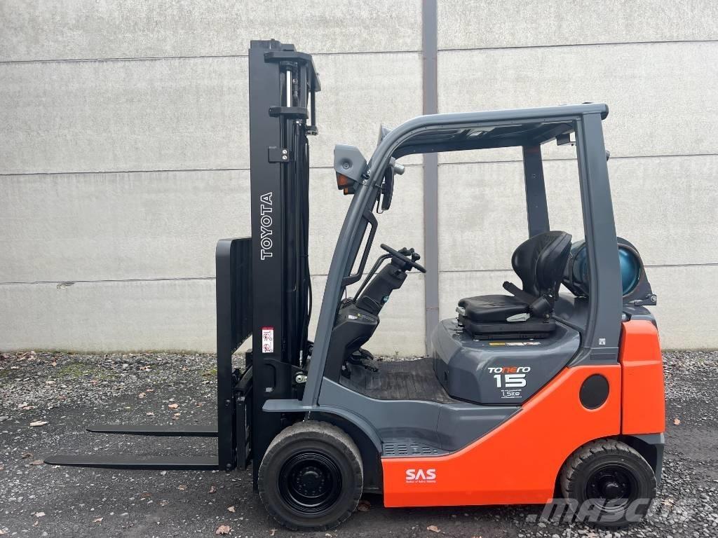 Toyota 02-8FGF15 Камиони с АГУ