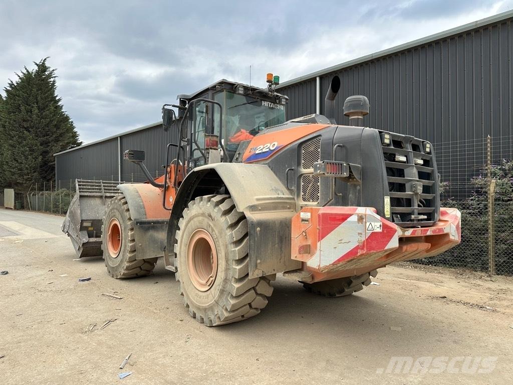 Hitachi ZW 220-6 Колесни товарачи