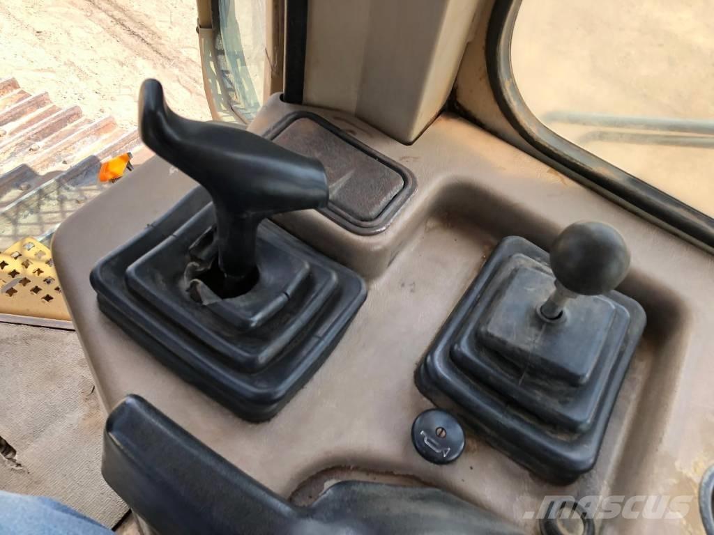 CAT D 5 M XL Верижни булдозери
