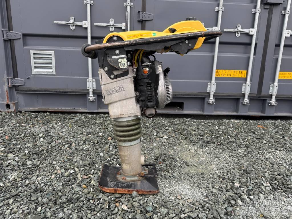 Wacker Neuson BS50-2 Пробки