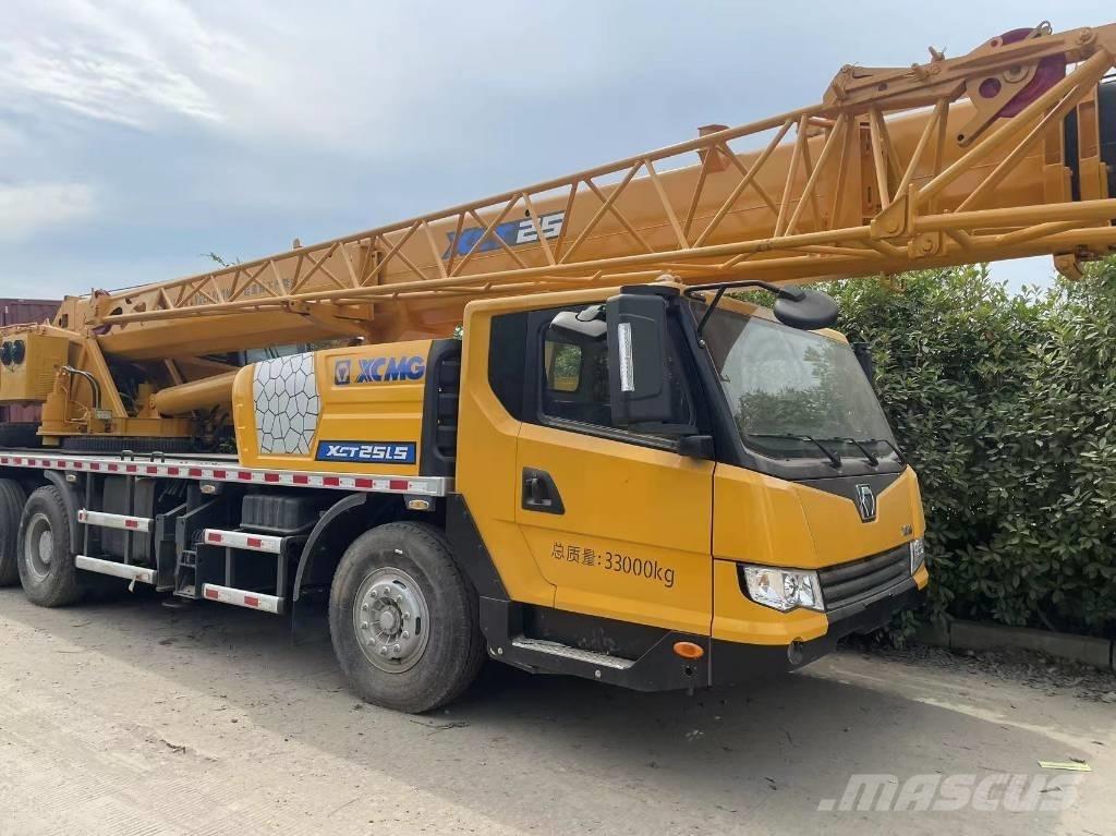 XCMG QY25 Всъдеходни кранове
