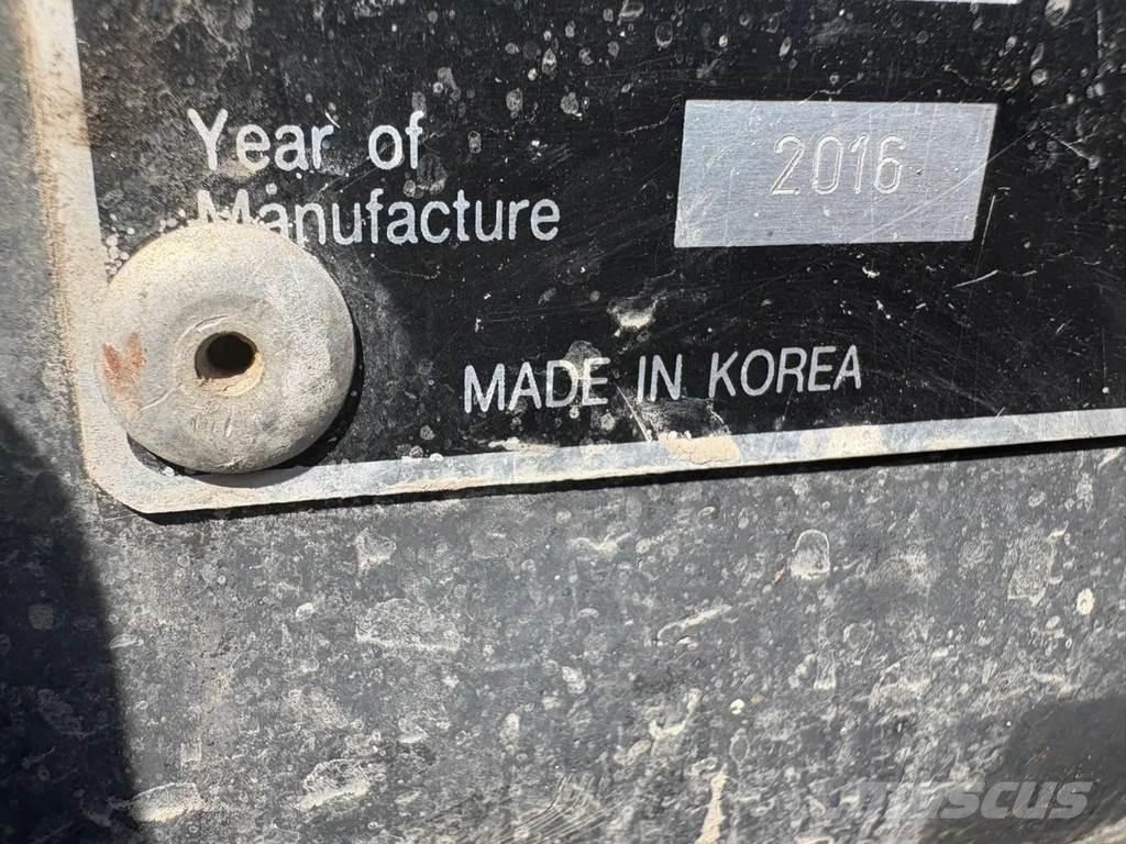 Doosan DX210 WE-5 Колесни екскаватори