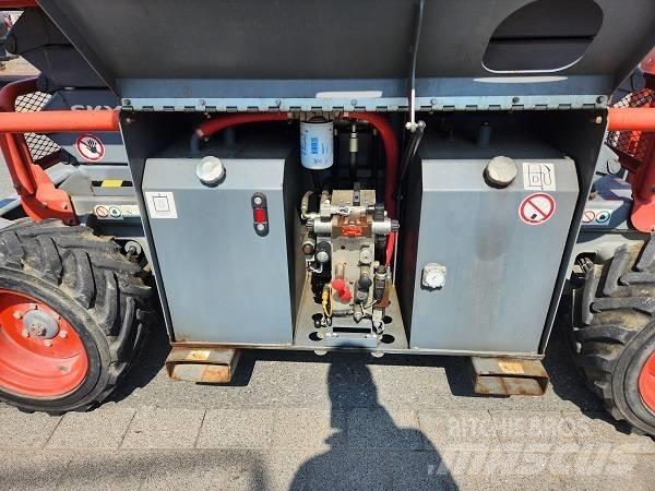 SkyJack SJ 6832 RT Ножични работни платформи