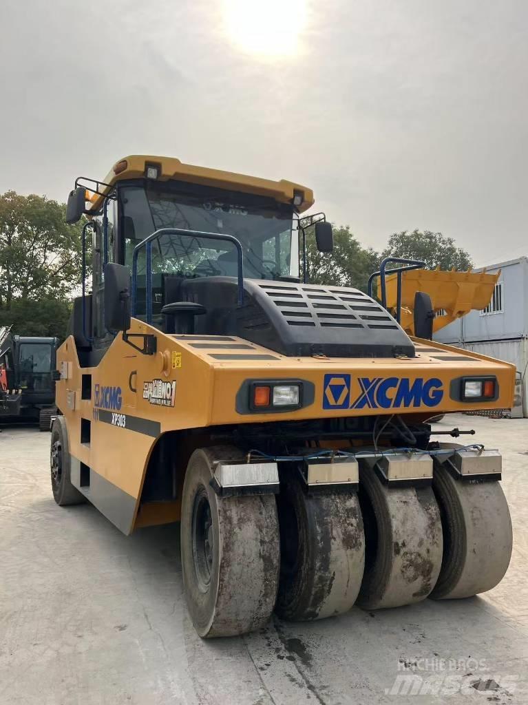 XCMG XP 303 Подемна и полагаща техника