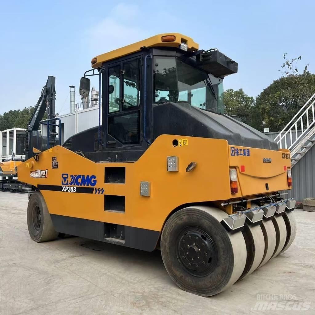 XCMG XP 303 Подемна и полагаща техника