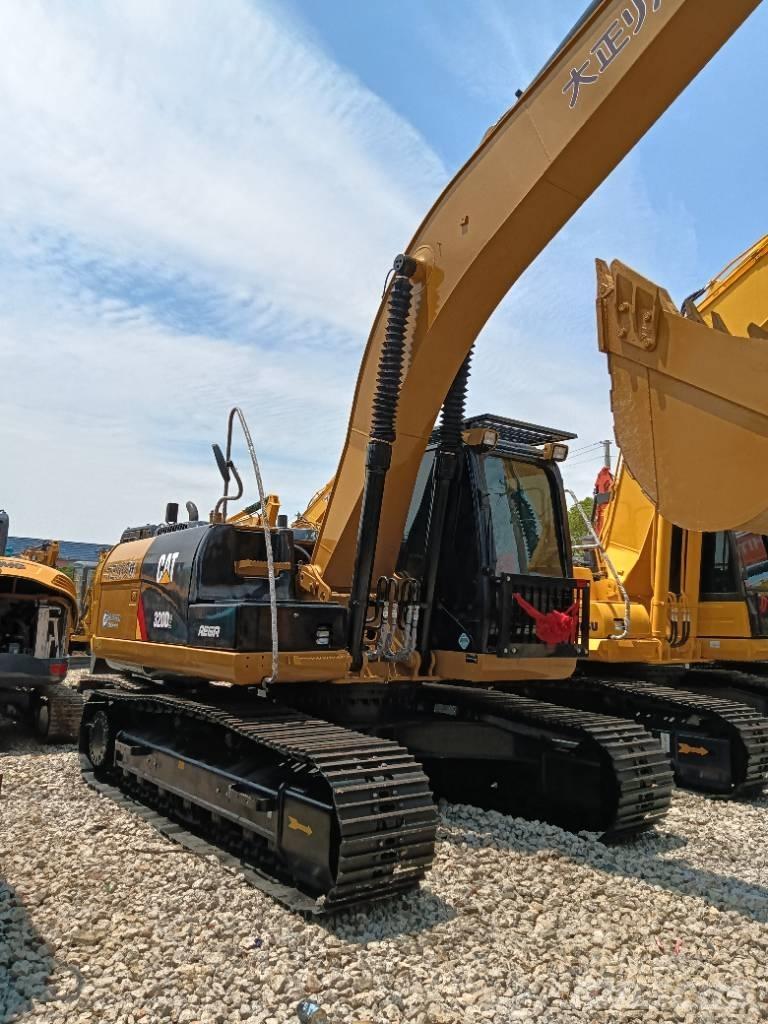 CAT 320D2 Средни екскаватори 7т - 12т