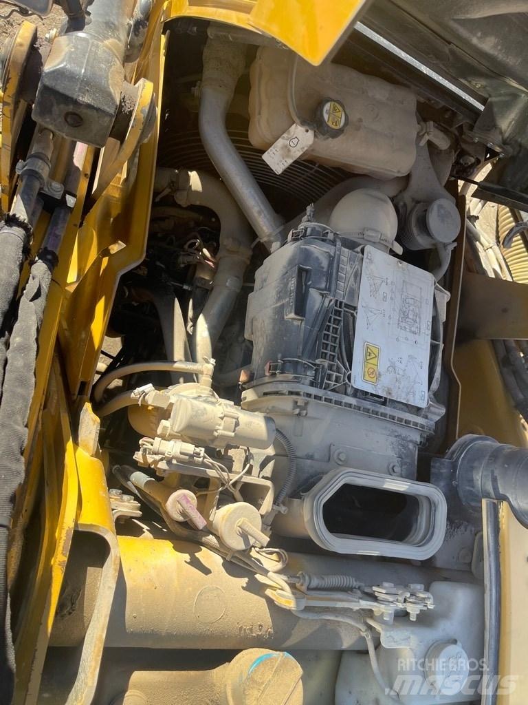 CAT 420F IT Товарач със заден ексватор