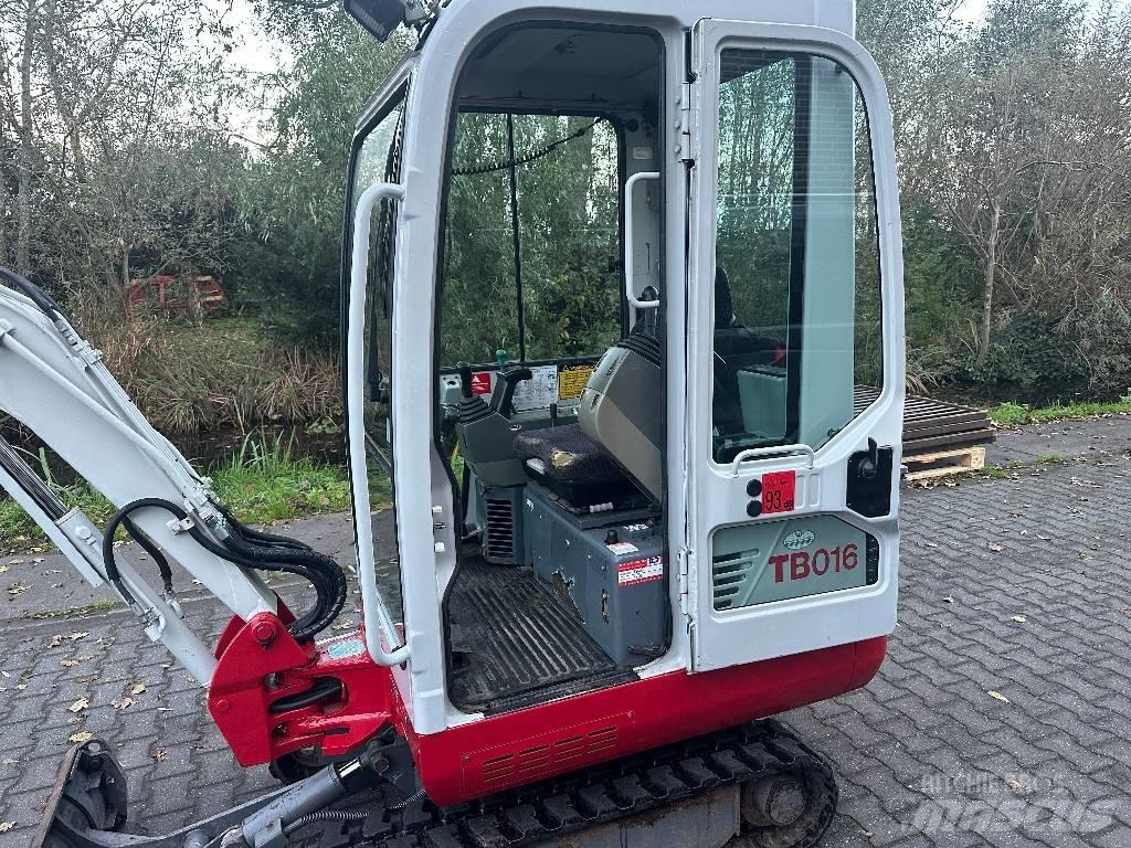Takeuchi TB 016 Мини екскаватори < 7 т