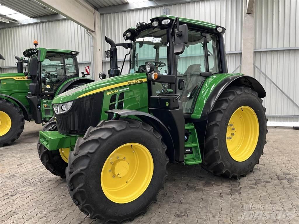 John Deere 6100M Трактори