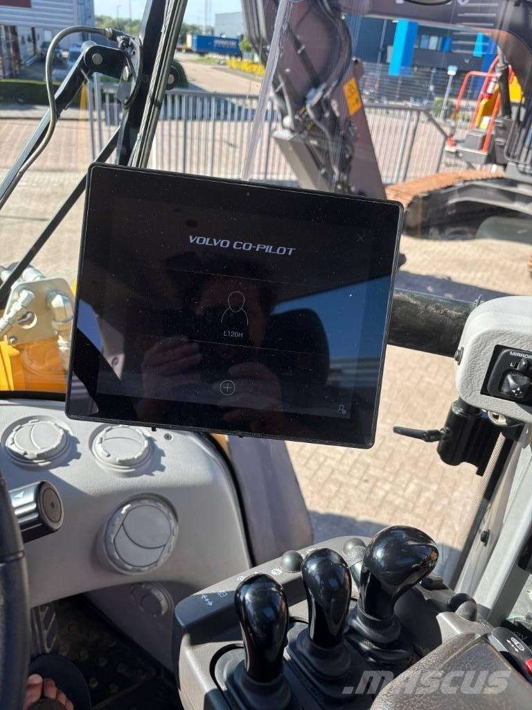 Volvo L 120 H Колесни товарачи