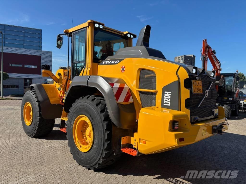Volvo L 120 H Колесни товарачи