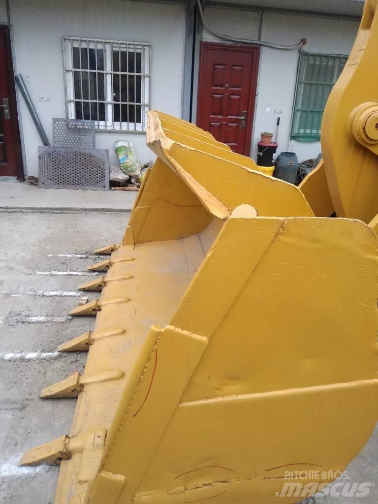 CAT 966F Колесни товарачи