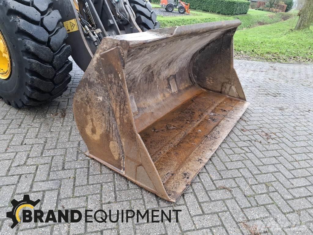 Volvo L60F Колесни товарачи
