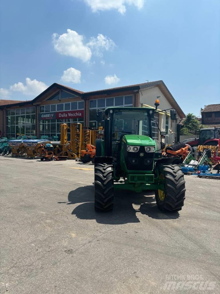 John Deere 6100 MC Трактори