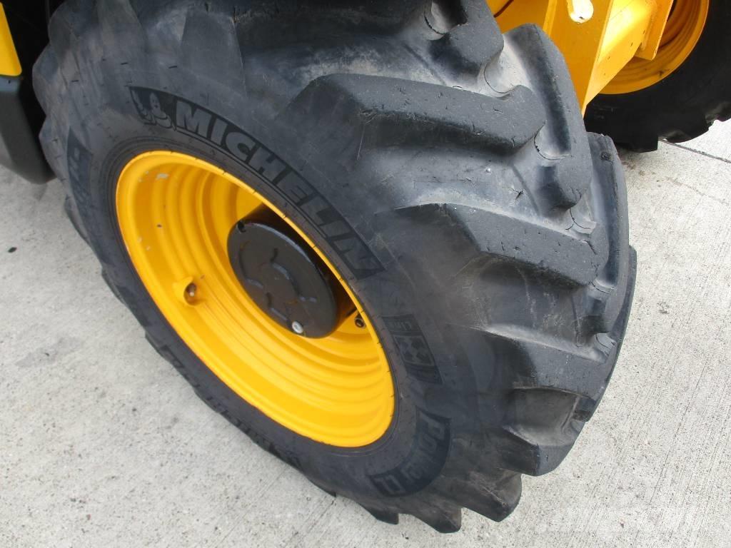 JCB 535-95 (599) Телескопични товарачи