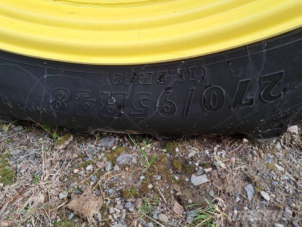 John Deere 740 i Прикачни пръскачки

