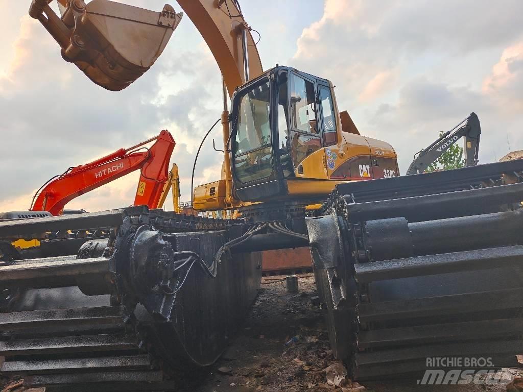 CAT 320 C Багери амфибии