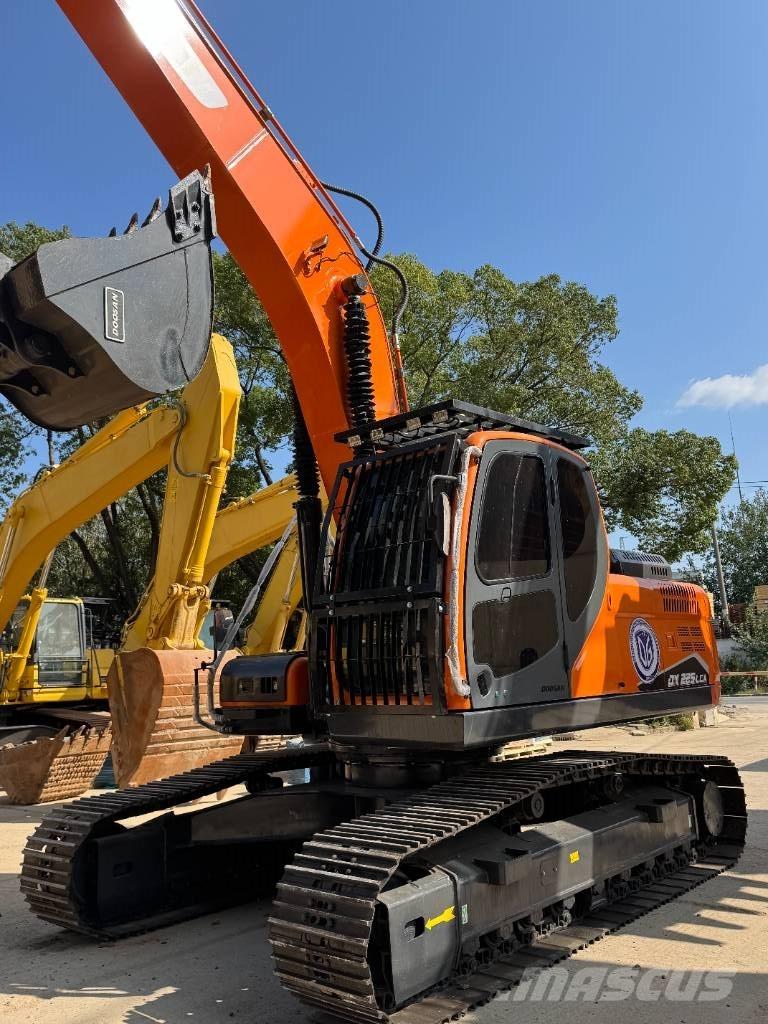 Doosan DX 225 Верижен екскаватор